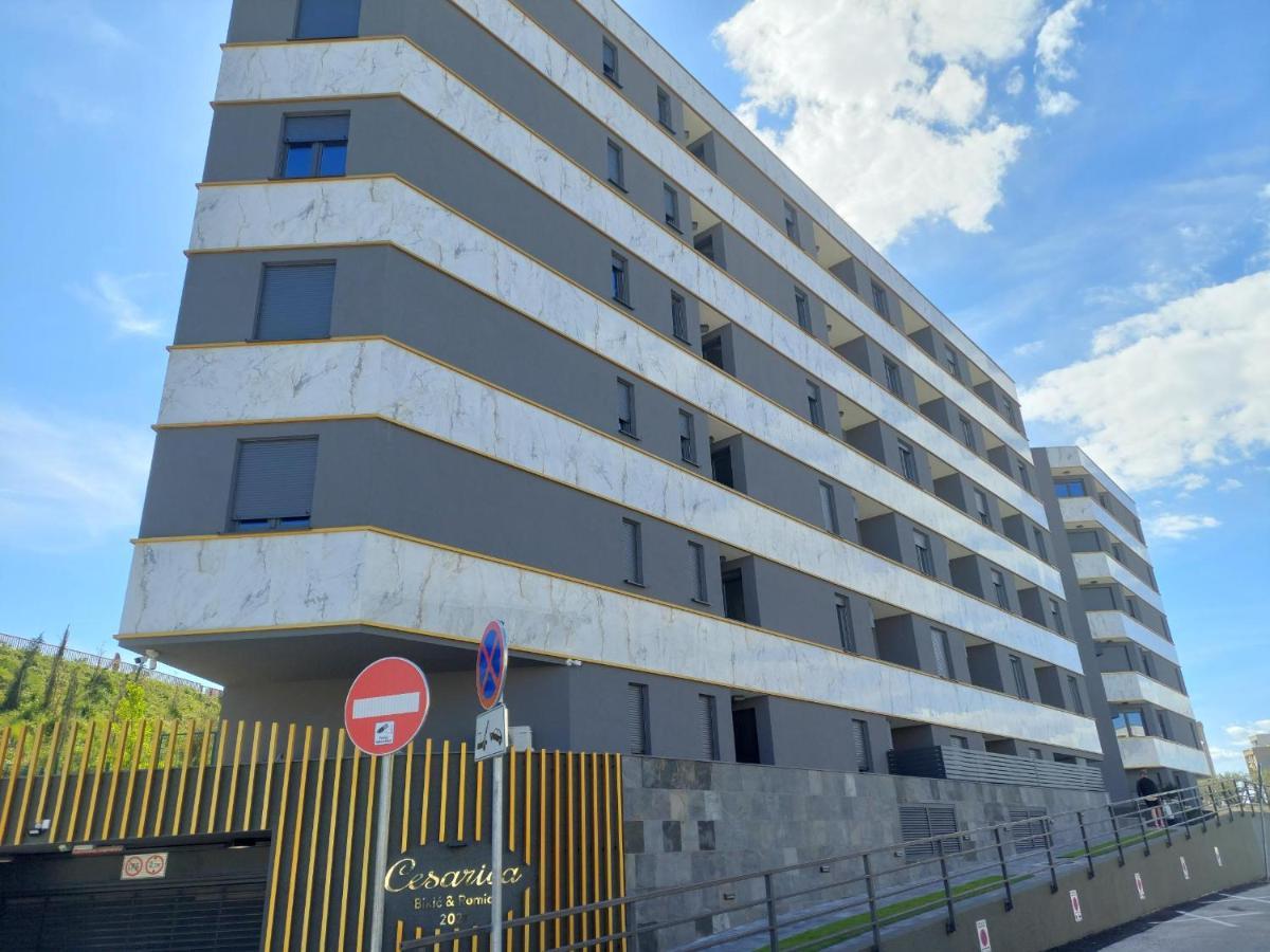 Apartment Paola With Free Private Parking Place スプリト エクステリア 写真